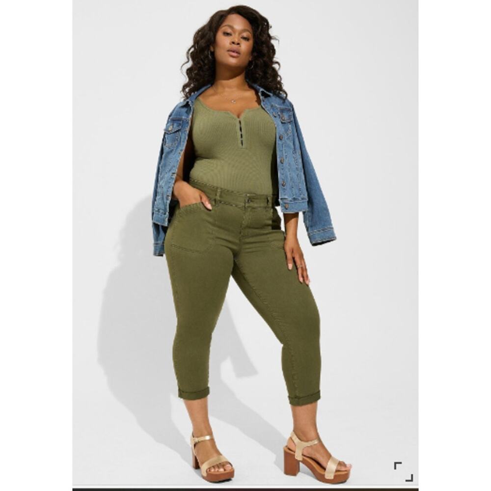 New NWT Torrid Aviator Stretch Twill Midâ Rise Pants Size 22 Deep Green